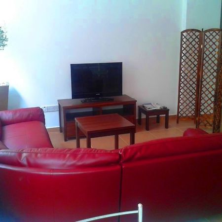 Palm Sea Beach Hotel Apartments Larnaca Ngoại thất bức ảnh